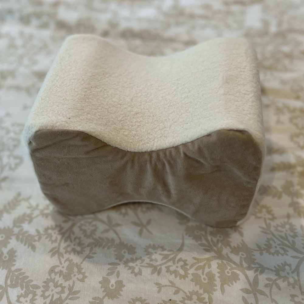 NWOT Relax the Back ContourSleep Knee Spacer - NWOT